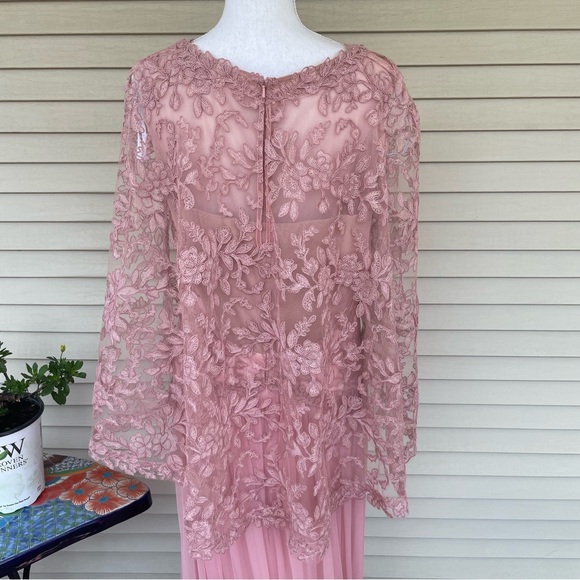 TADASHI SHOJI Embroidered Lace Cape Gown Dress in Rose Quartz Size 16 (NWT) - Picture 7 of 15